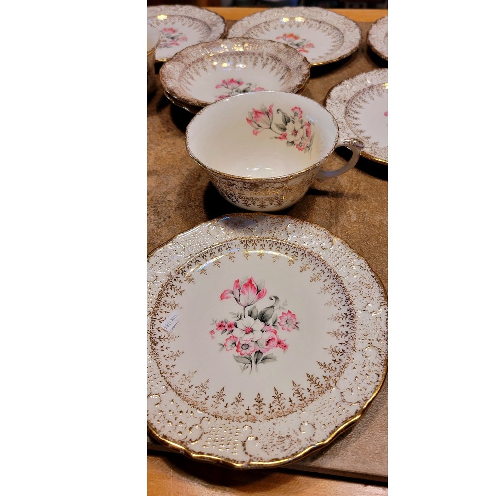 Washington Colonial Floral Gold Trim Creamer Pitcher Tea Set Vintage Elegant